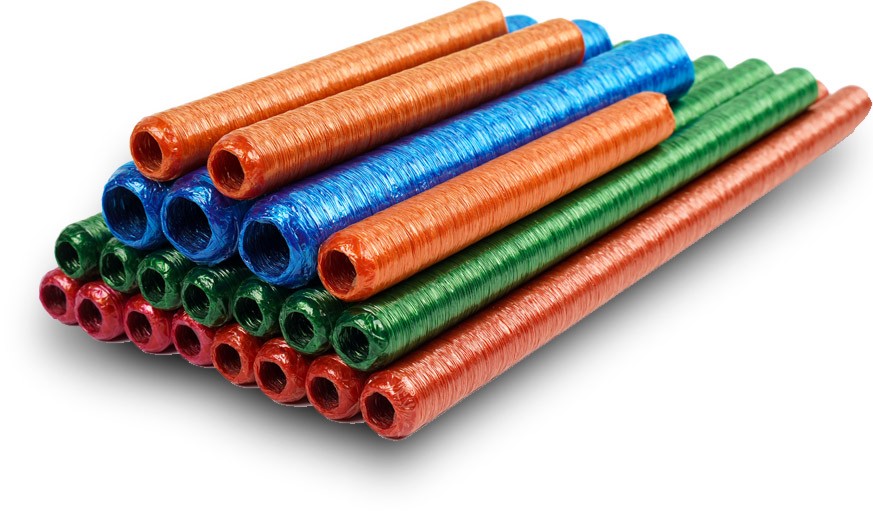 Tramos de tripa de celulosa coloreada en rojo, azul y verde